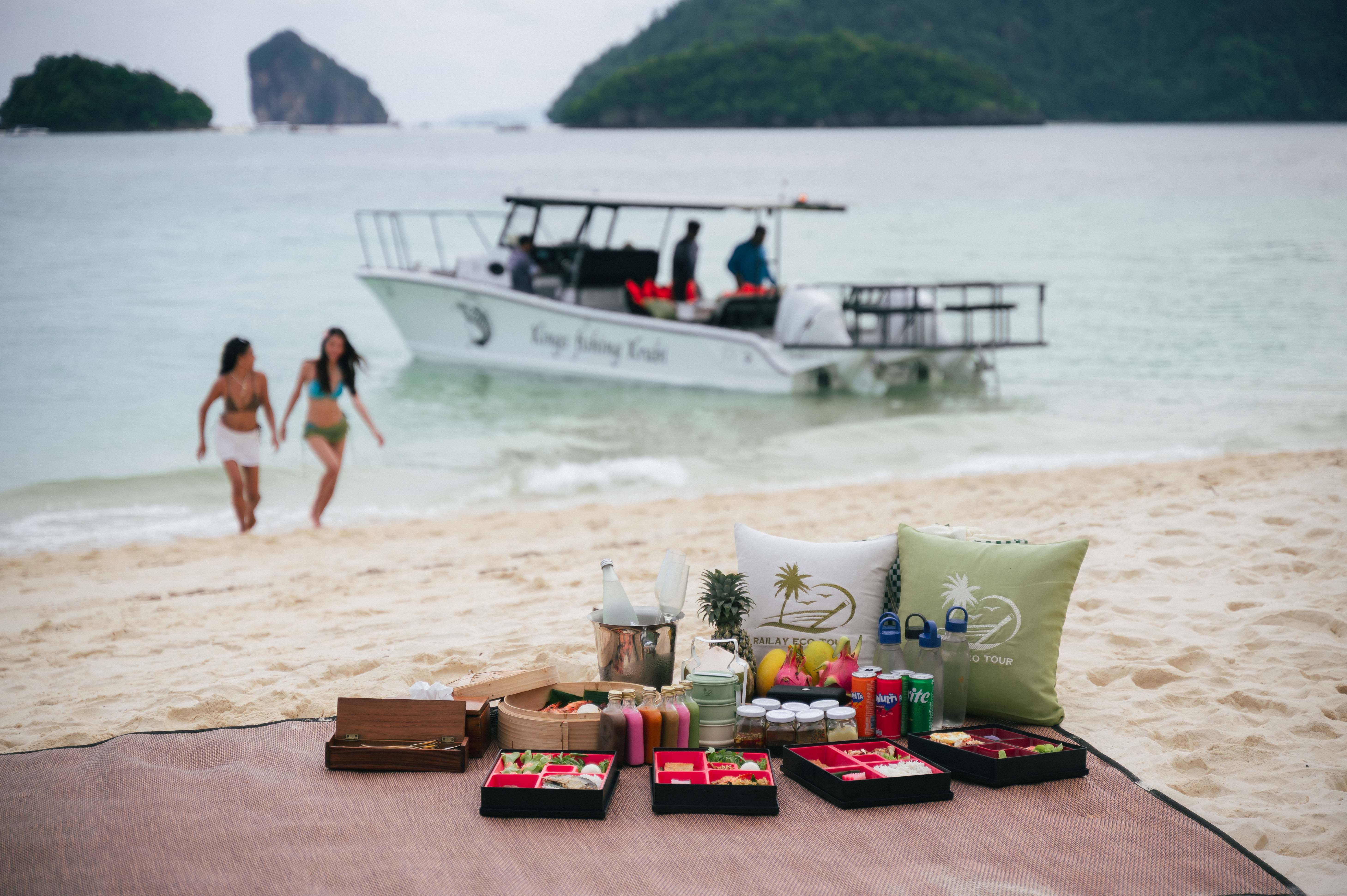 เรือคาตามารัน 2 เครื่องยนต์ (Kings Fishing)